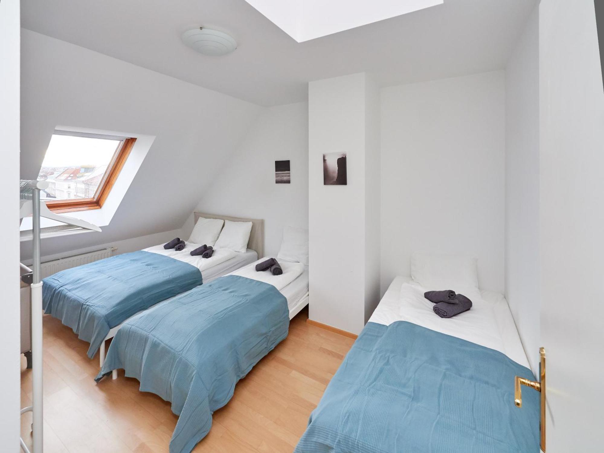 Central Apartment Kreuzgasse Wina Bagian luar foto